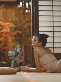 Single horsetail white tender girl crisp breast fengyun figure sexy hot photo(5)